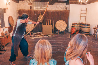 Atelier Archer au Camp médiéval de Carcassonne